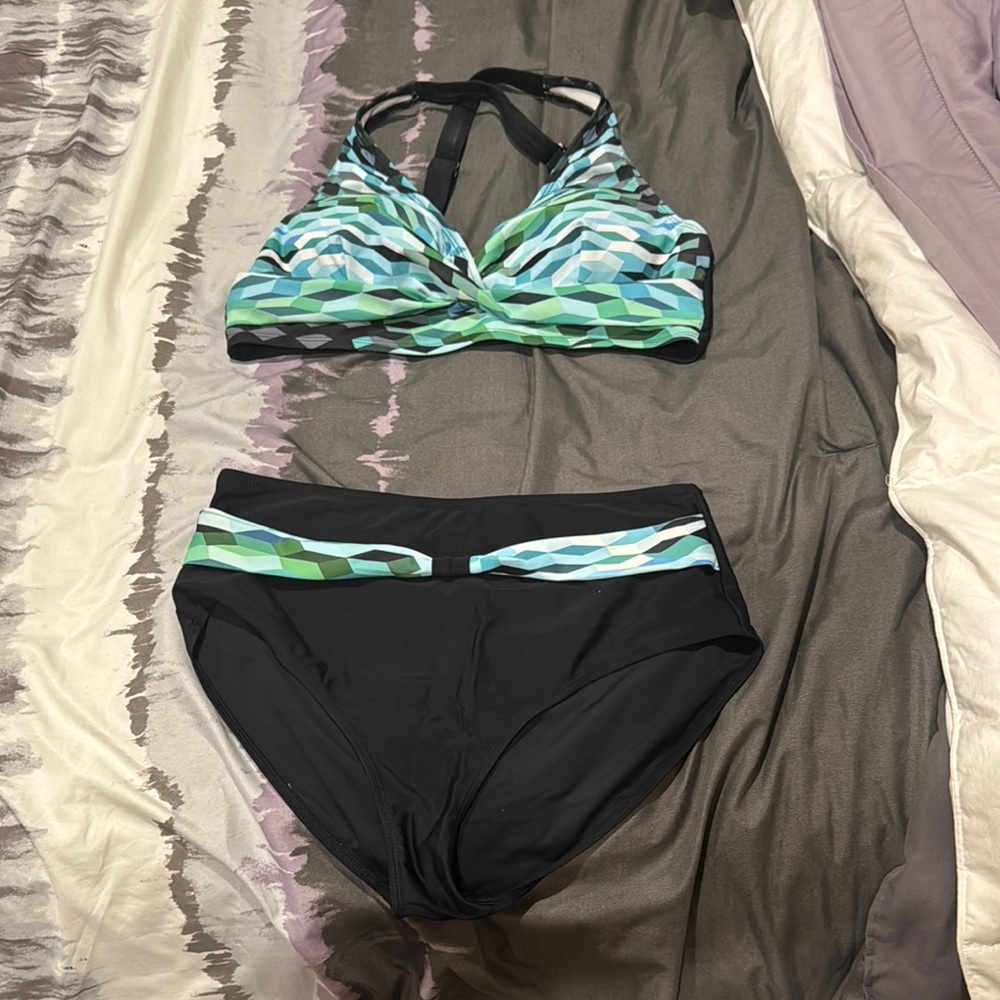 Geometric Patterned Swim Set